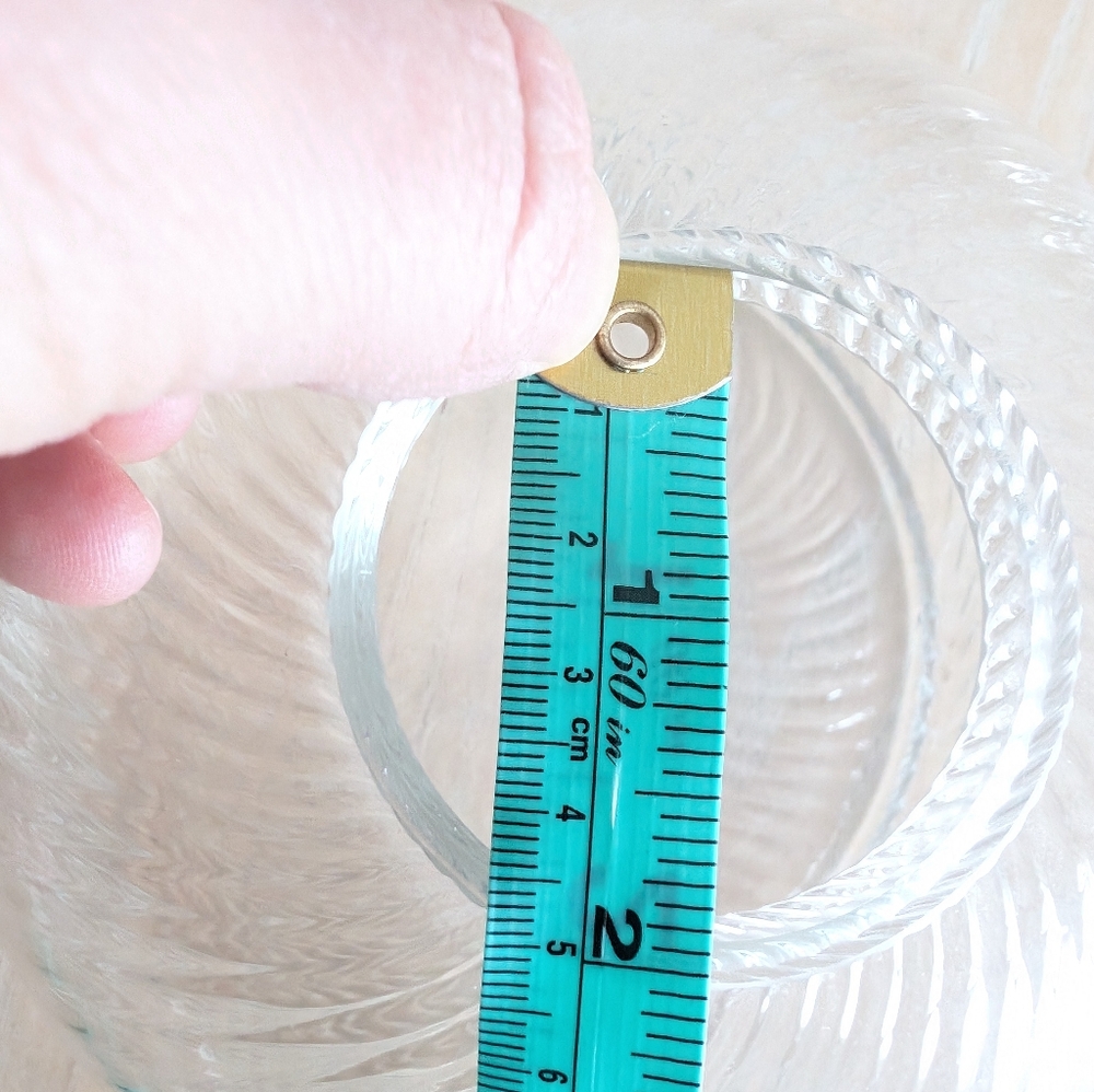 Swirl Ribbed Glass Vase - Picture 4 of 7